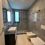 Tanushaj Shengjin Hotel