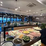 Tanushaj Shengjin Hotel 5*